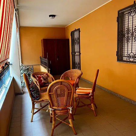 アパート La Casa Di Flora Ad アルゲーロ